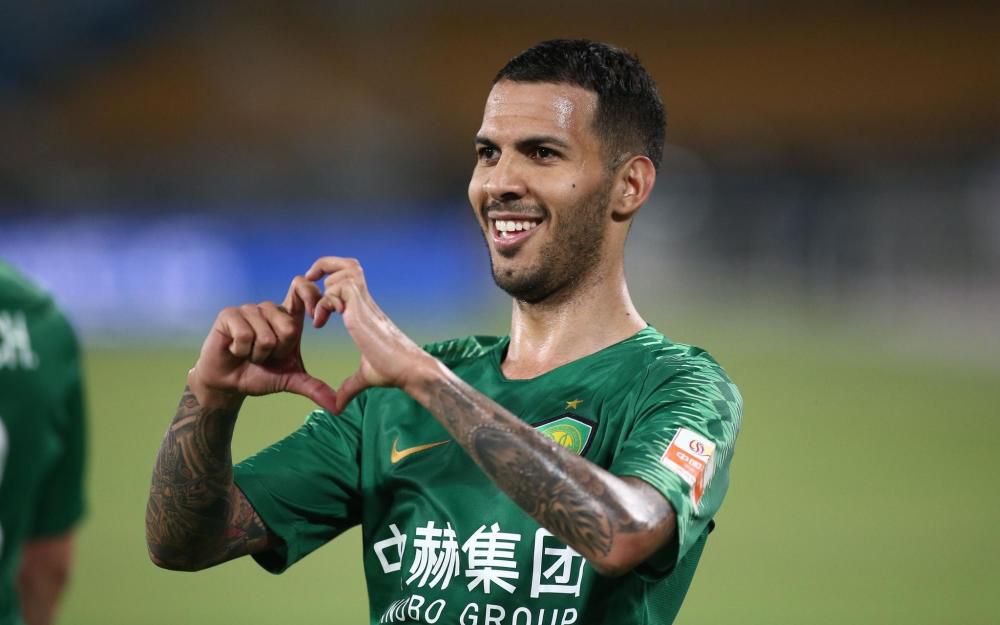 我认为穆勒留在我们这里符合整家俱乐部的利益。